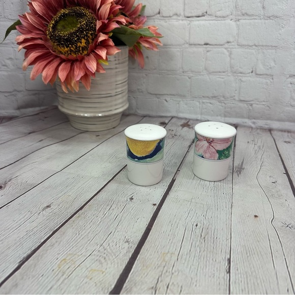 vintage 90s  Salt & Pepper Set Exotic Garden by Mikasa cottagecore tropical - Picture 1 of 6